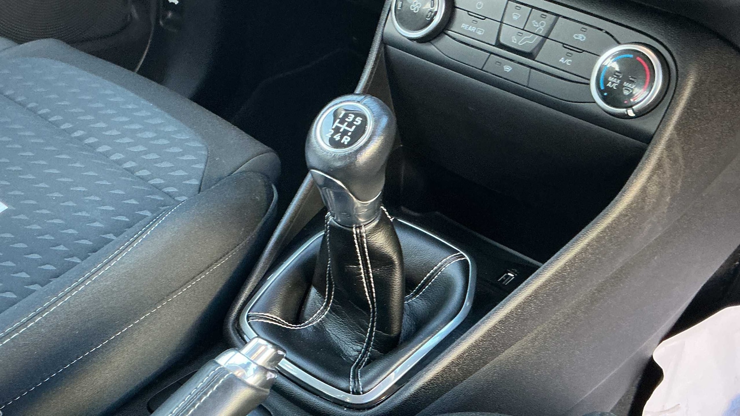 Used Ford Fiesta 2017 for sale - 77061119: Photo 9