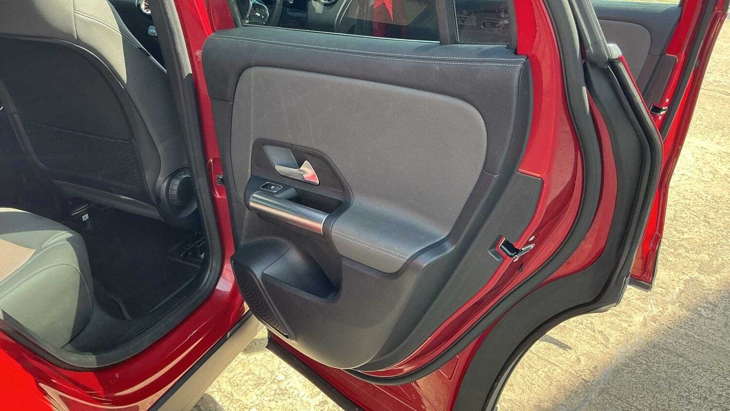 Used Mercedes-Benz EQA 2022 for sale - 75813342: Photo 31