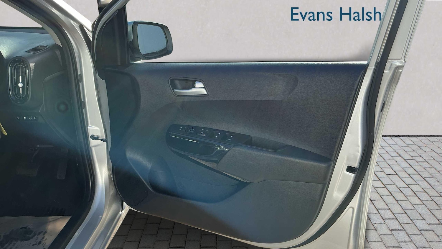 Used Kia Picanto 2023 for sale - 76501845: Photo 15