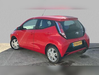 Used Toyota AYGO 2015 for sale - 76113528: Photo