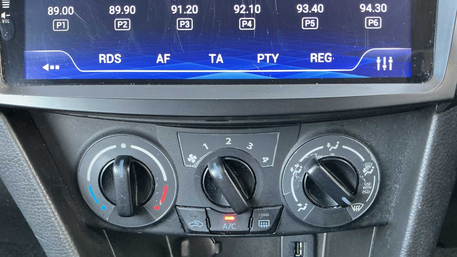 Used Suzuki Swift 2015 for sale - 76875751: Photo 12