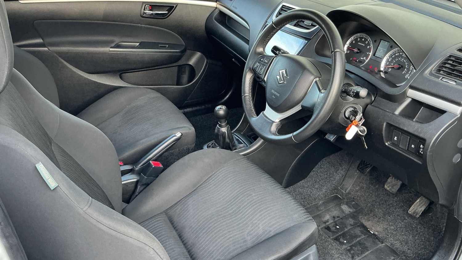 Used Suzuki Swift 2015 for sale - 76875751: Photo 8