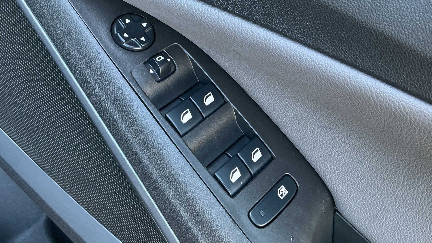 Used Vauxhall Crossland X 2020 for sale - 76875775: Photo 9