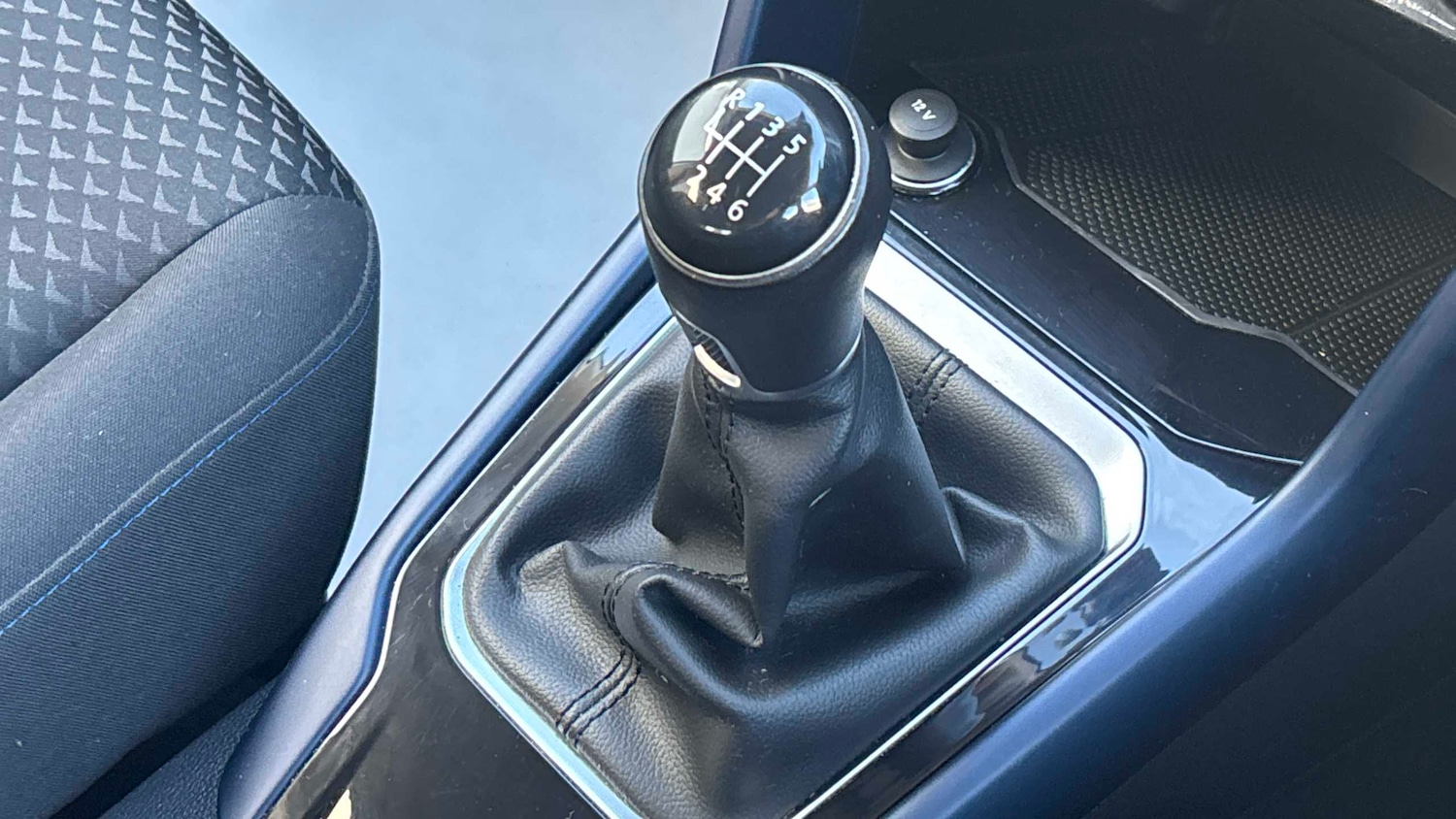 Used Volkswagen T-Roc 2020 for sale - 76610478: Photo 10