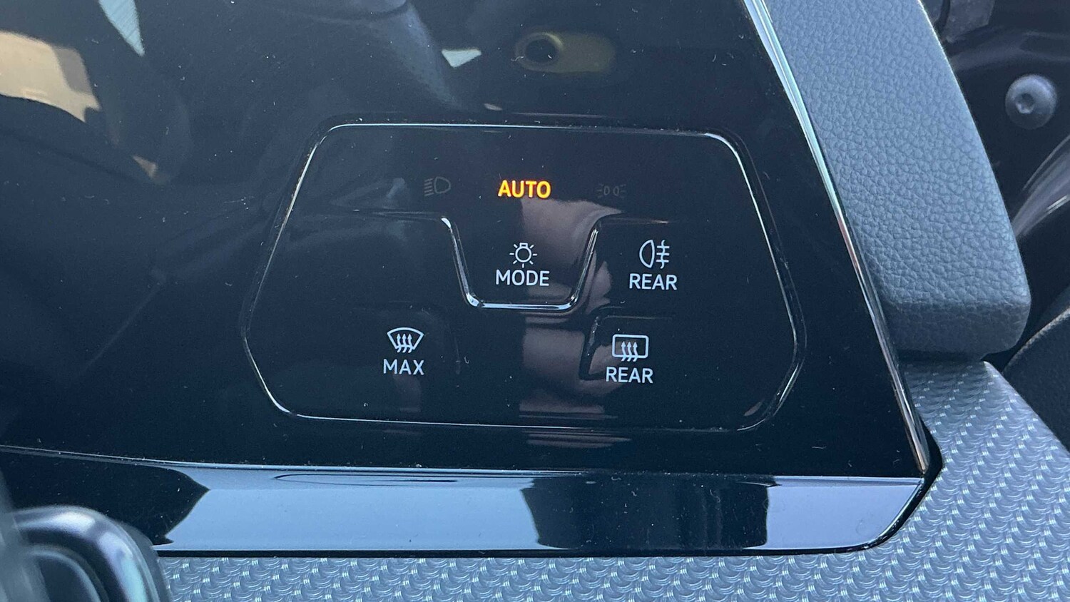 Used Volkswagen Golf 2020 for sale - 76789280: Photo 21