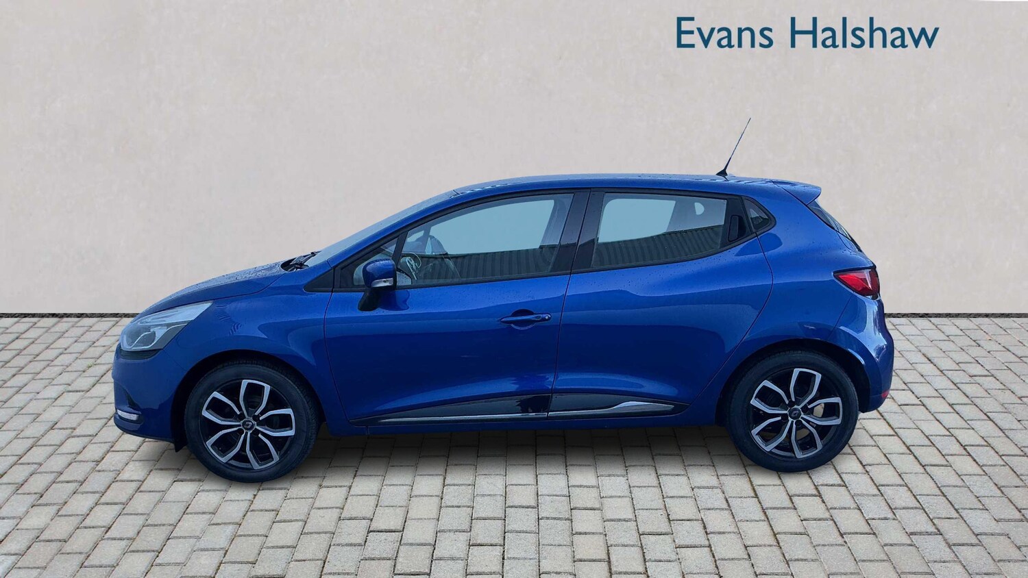 Used Renault Clio 2018 for sale - 77112310: Photo 3