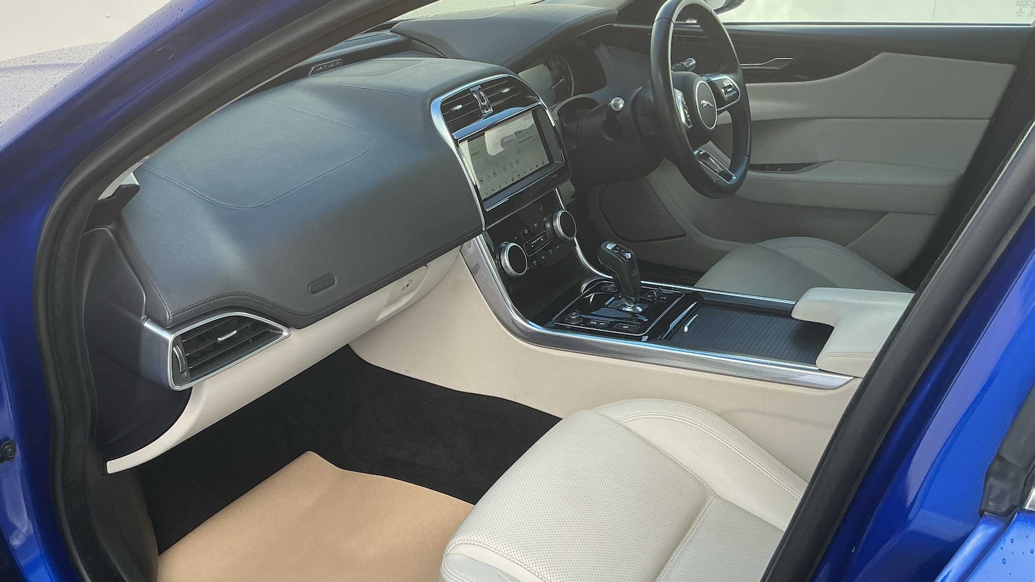 Used Jaguar XE 2020 for sale - 76576023: Photo 17