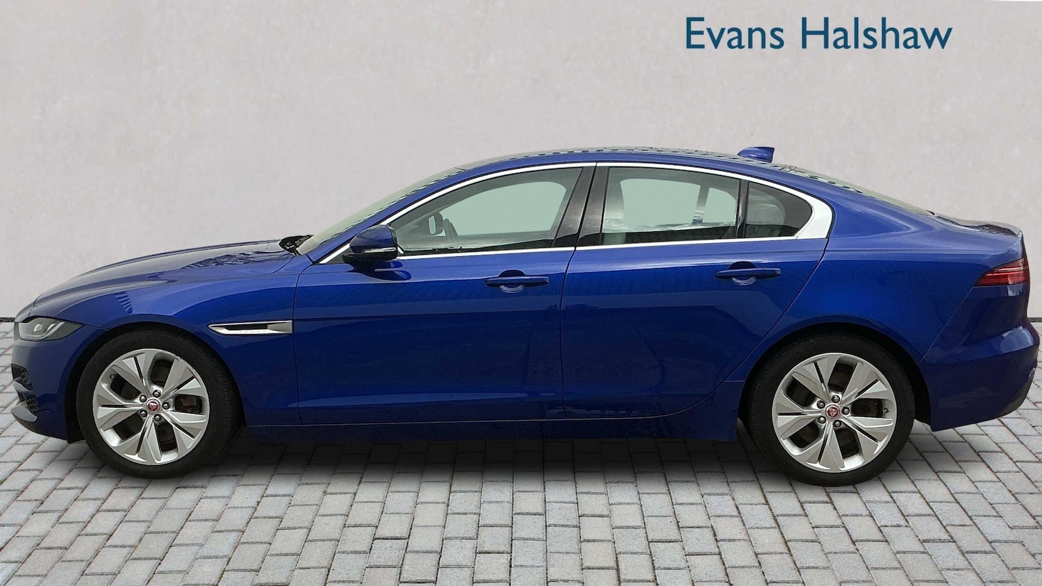 Used Jaguar XE 2020 for sale - 76576023: Photo 4