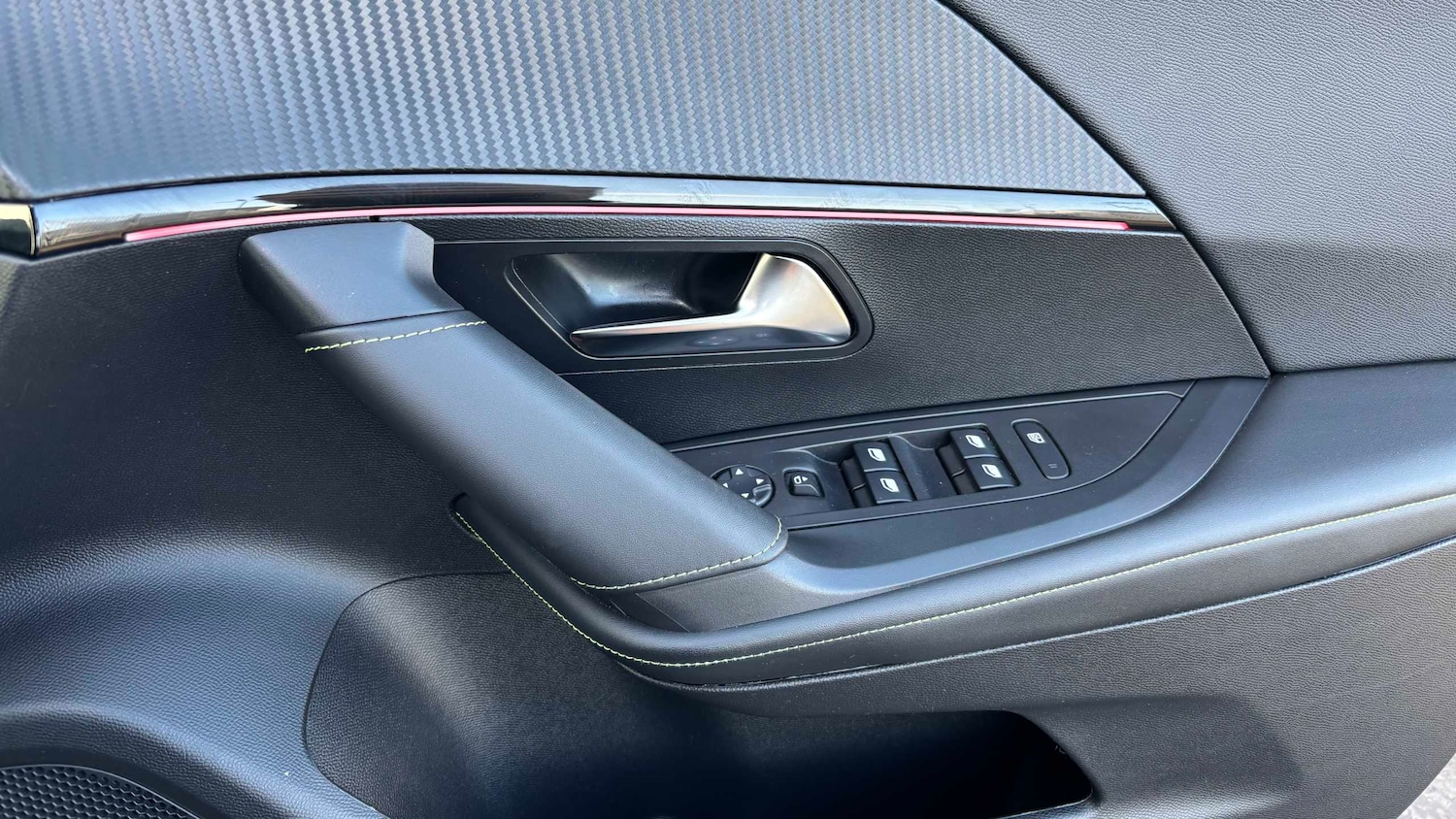 Used Peugeot 2008 2023 for sale - 76705206: Photo 9