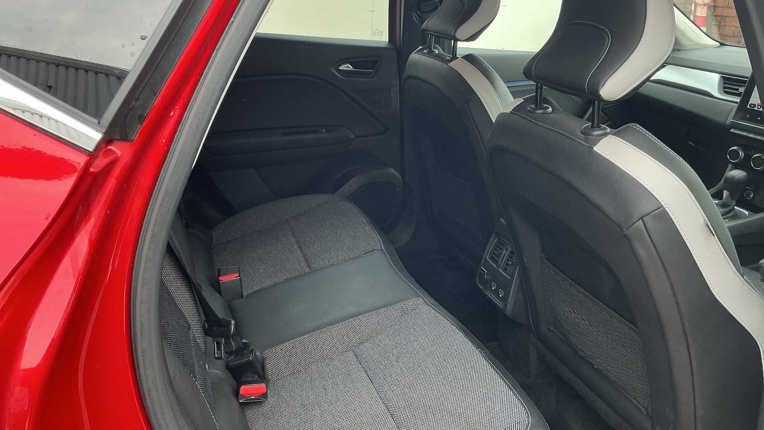 Used Renault Captur 2023 for sale - 76705238: Photo 15