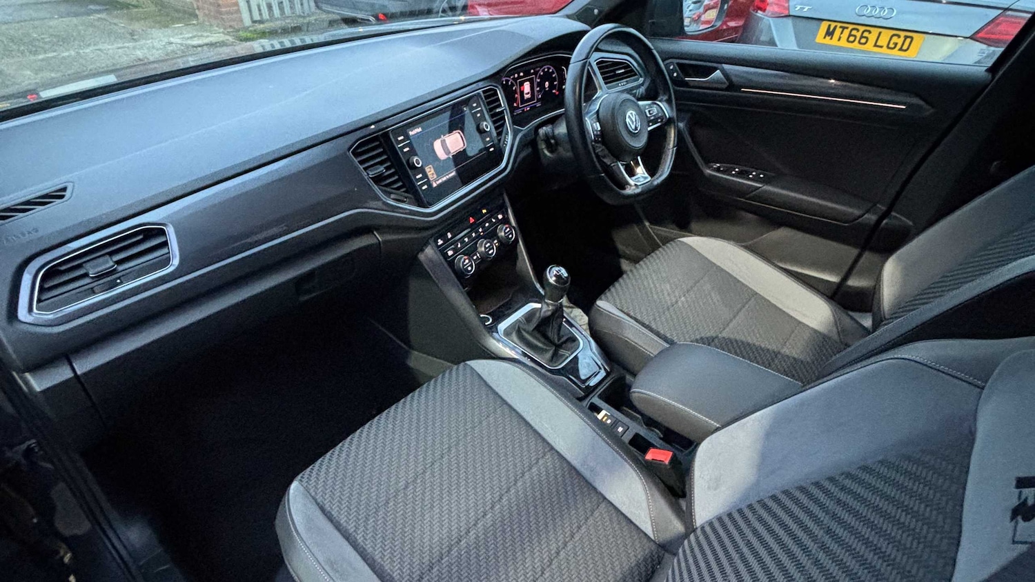 Used Volkswagen T-Roc 2019 for sale - 76902444: Photo 16