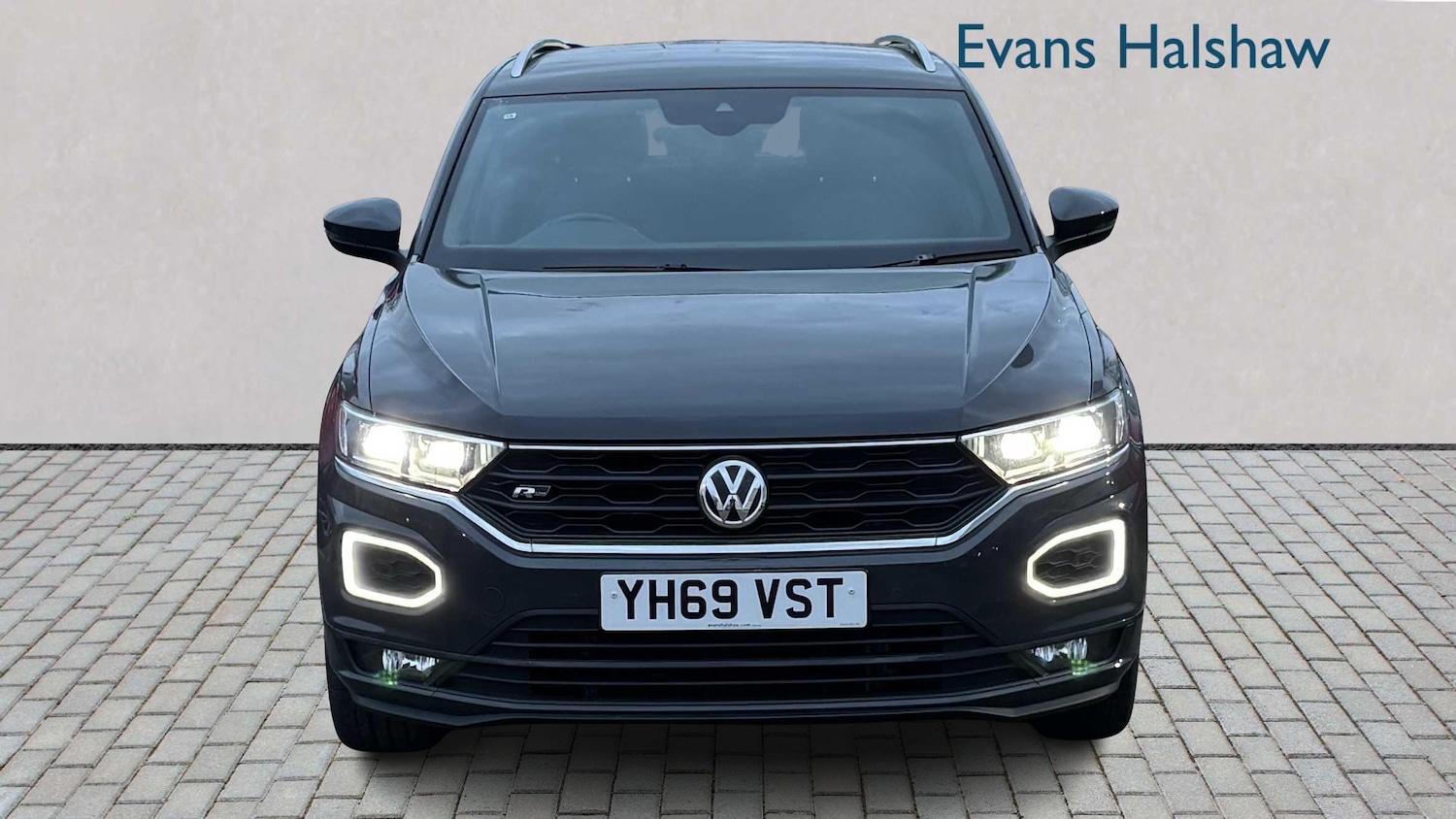 Used Volkswagen T-Roc 2019 for sale - 76902444: Photo 4