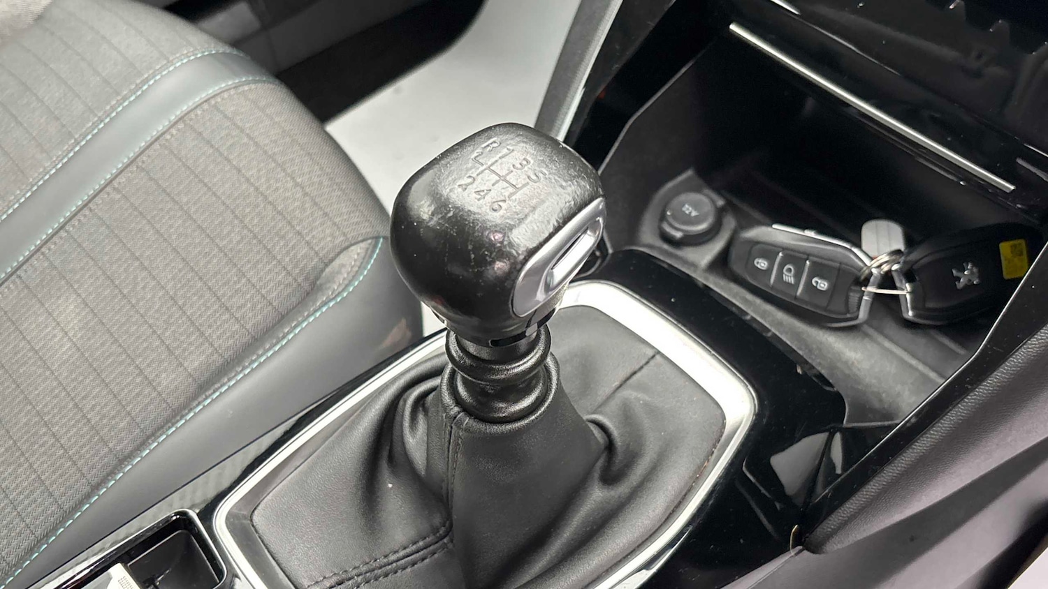 Used Peugeot 2008 2021 for sale - 76475972: Photo 10