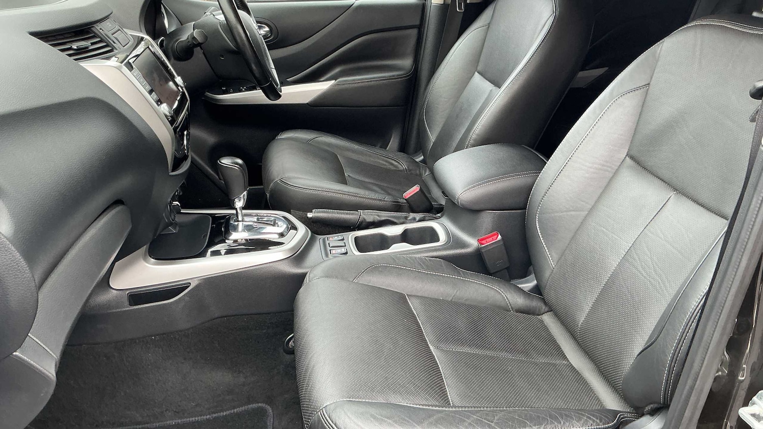 Used Nissan Navara 2020 for sale - 77361325: Photo 11