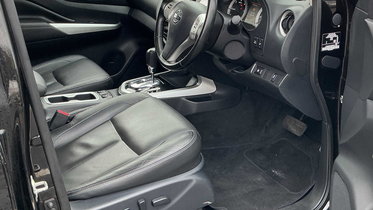 Used Nissan Navara 2020 for sale - 77361325: Photo 15