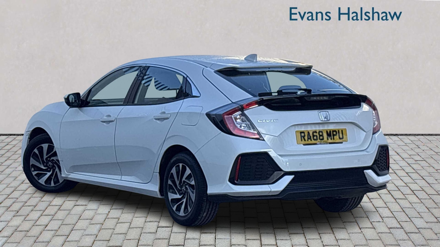 Used Honda Civic 2019 for sale - 76636730: Photo 3