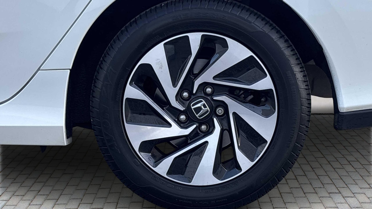 Used Honda Civic 2019 for sale - 76636730: Photo 7