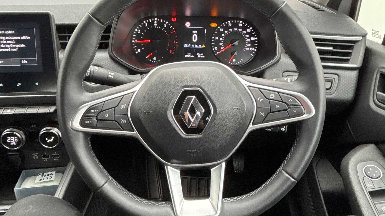 Used Renault Clio 2022 for sale - 76624719: Photo 11