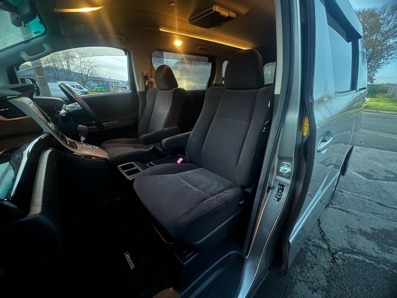 Used Toyota Vellfire 2012 for sale - 76768911: Photo 11