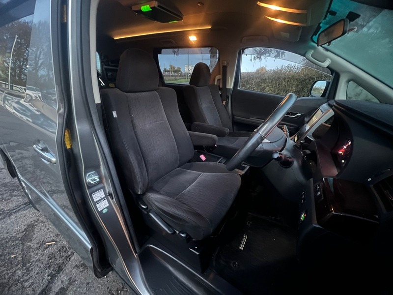 Used Toyota Vellfire 2012 for sale - 76768911: Photo 5