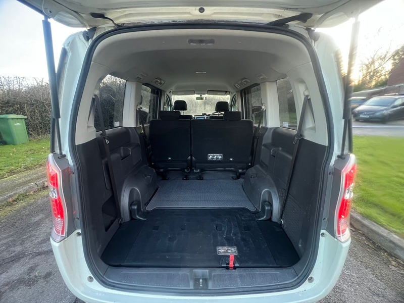 Used Honda Stepwagon 2010 for sale - 77166056: Photo 14