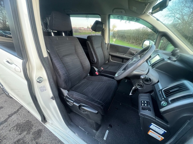 Used Honda Stepwagon 2010 for sale - 77166056: Photo 5