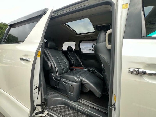 Used Toyota Vellfire 2010 for sale - 75165069: Photo 9