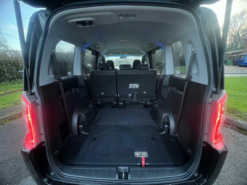 Used Honda Stepwagon 2013 for sale - 77020524: Photo 17