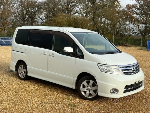 Used Nissan Serena 2010 for sale - 73065017: Photo 1