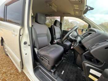 Used Nissan Serena  for sale - 73065017: Photo