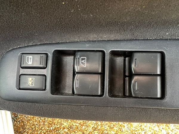 Used Nissan Serena 2010 for sale - 73065017: Photo 3