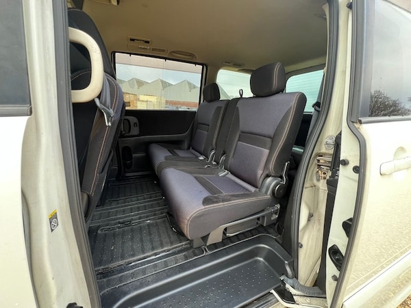 Used Nissan Serena 2010 for sale - 73065017: Photo 9