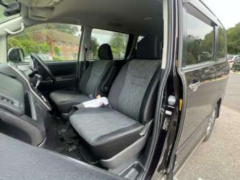 Used Toyota Voxy  for sale - 75033169: Photo