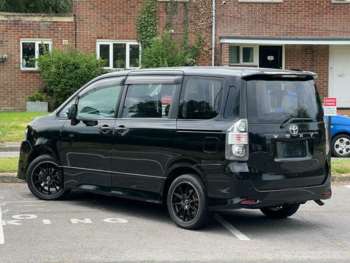 Used Toyota Voxy  for sale - 75033165: Photo