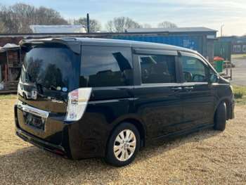 Used Honda Stepwagon 2011 for sale - 69920001: Photo