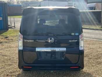 Used Honda Stepwagon 2011 for sale - 69920001: Photo