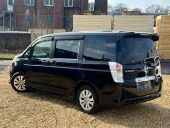 Used Honda Stepwagon 2011 for sale - 69920001: Photo