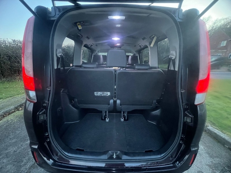 Used Toyota Voxy 2015 for sale - 77166055: Photo 16