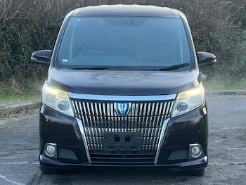 Used Toyota Voxy 2015 for sale - 77166055: Photo