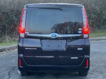 Used Toyota Voxy 2015 for sale - 77166055: Photo