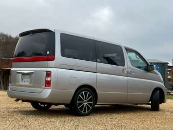 Used Nissan Elgrand  for sale - 73065011: Photo