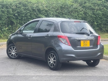 Used Toyota Yaris 2011 for sale - 79264236: Photo