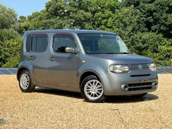 grey nissan cube