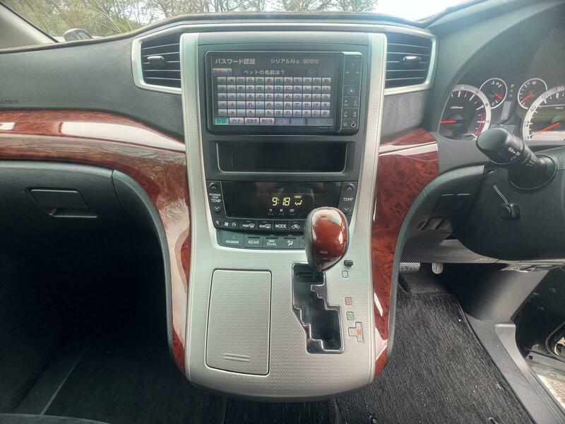 Used Toyota Vellfire 2010 for sale - 76655600: Photo 10