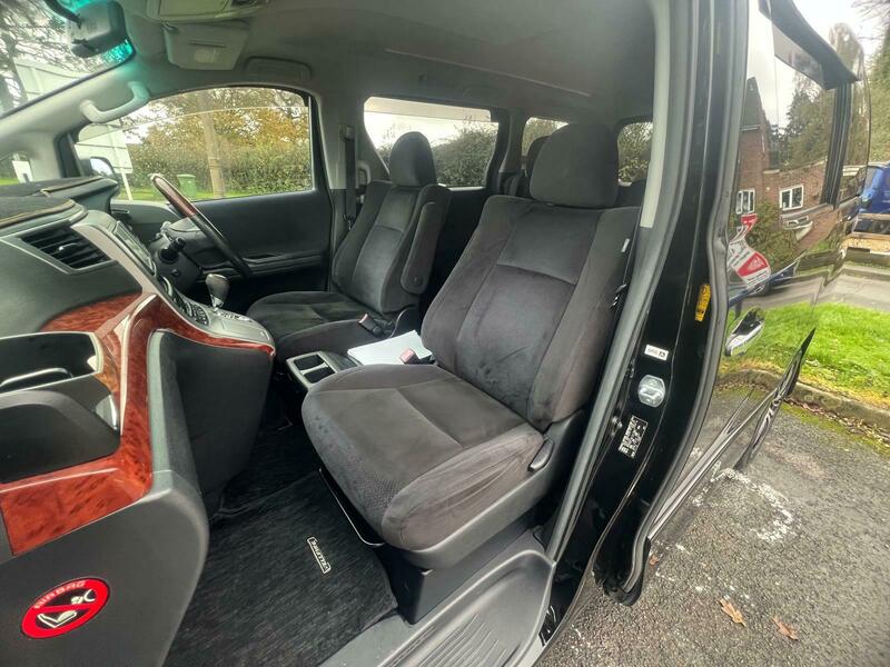 Used Toyota Vellfire 2010 for sale - 76655600: Photo 11