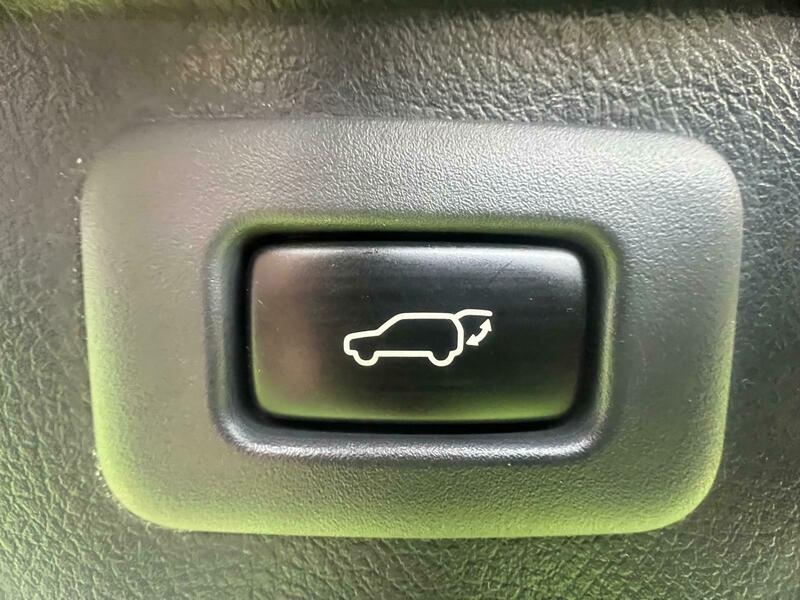 Used Toyota Vellfire 2010 for sale - 76655600: Photo 17