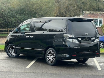 Used Toyota Vellfire 2010 for sale - 76655600: Photo