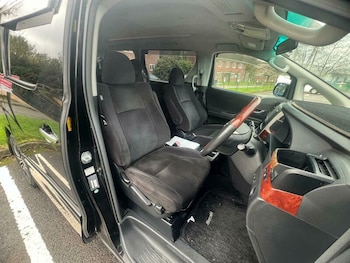 Used Toyota Vellfire 2010 for sale - 76655600: Photo