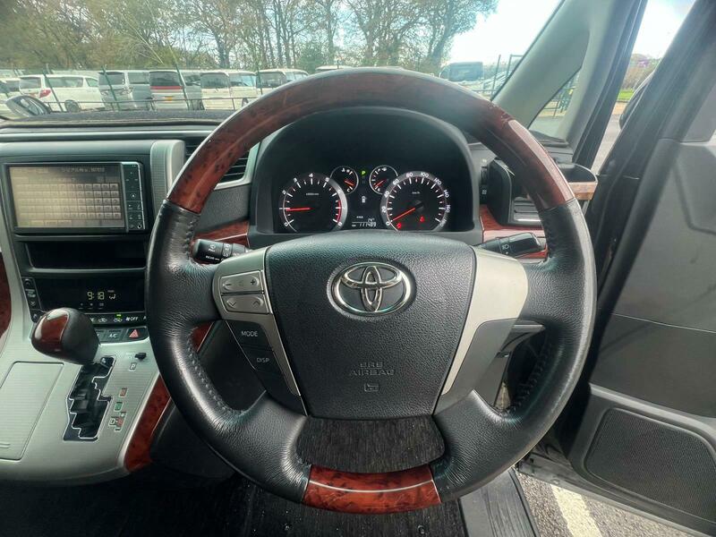 Used Toyota Vellfire 2010 for sale - 76655600: Photo 7