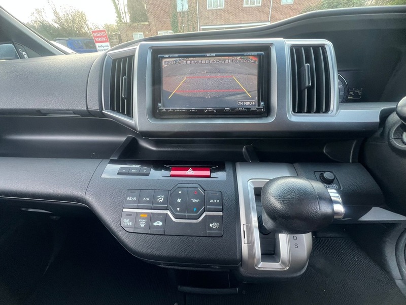 Used Honda Stepwagon 2010 for sale - 76941704: Photo 12